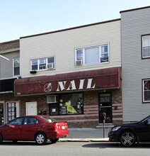 354 Broadway in Bayonne, NJ - Foto de edificio - Building Photo