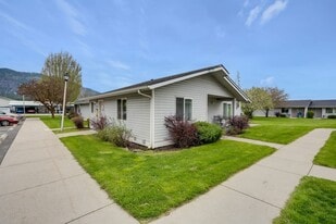 420 S 5th St E in Chewelah, WA - Building Photo