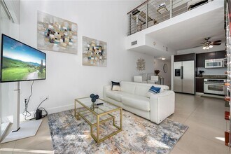 41 SE 5th St, Unit 312 in Miami, FL - Building Photo - Building Photo