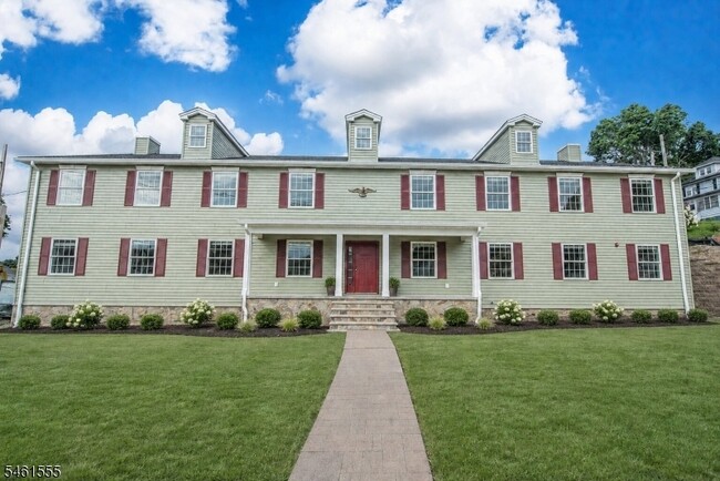 property at 39 Ledgewood Ave