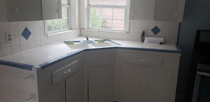 7010 England St in Houston, TX - Building Photo - Building Photo