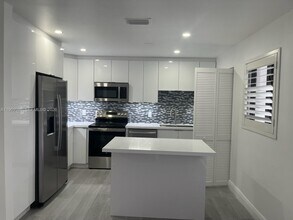 6004 NW 38th St in Virginia Gardens, FL - Building Photo - Building Photo