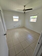 1535 Queen Rd in Venice, FL - Building Photo - Building Photo