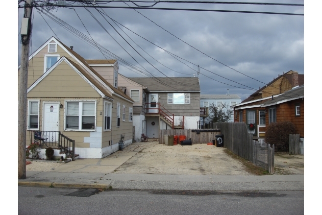 250 Hancock Ave in Seaside Heights, NJ - Building Photo - Building Photo