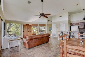 203 Hill Loop in Spicewood, TX - Building Photo - Building Photo