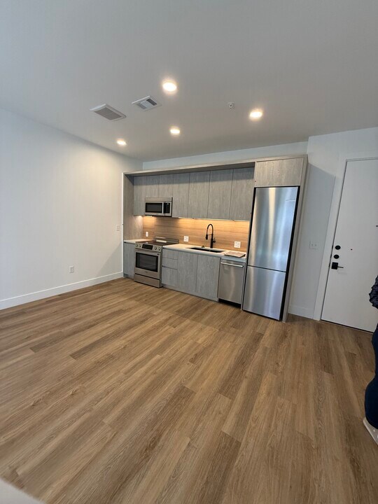 4315 S Congress Ave, Unit 217 in Austin, TX - Building Photo