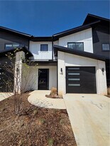 1102 Emilia Ave in Lowell, AR - Building Photo