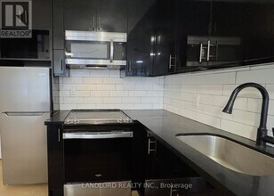 308-420 EGLINTON Ave in Toronto, ON - Building Photo - Building Photo
