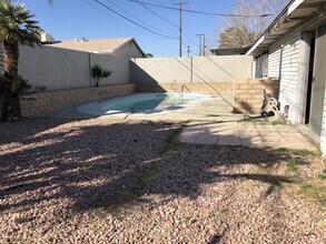 4729 Cinderella Ln in Las Vegas, NV - Building Photo - Building Photo