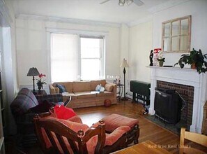 1657 Commonwealth Ave, Unit 1 in Boston, MA - Building Photo - Building Photo