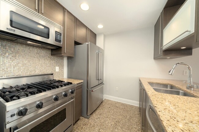 10 Regent St in Jersey City, NJ - Building Photo - Building Photo