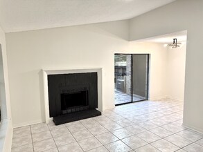 9345 Chisholm Rd in Pensacola, FL - Foto de edificio - Building Photo