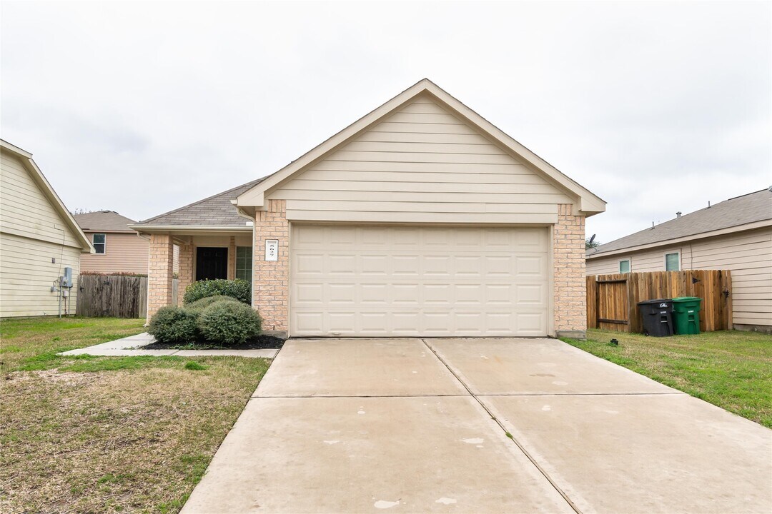 5627 Rocky Trail Dr in Houston, TX - Building Photo