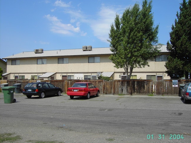 StarVista Townhouses in Pasco, WA - Building Photo - Building Photo