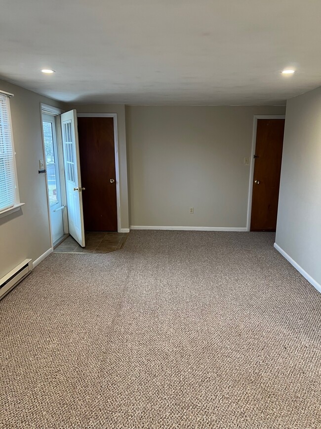 1627 Seven Corner Rd, Unit 1627