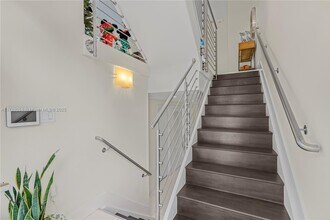 6671 NW 105th Pl in Doral, FL - Building Photo - Building Photo