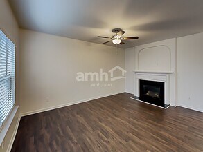 635 Ocean Ave in Canton, GA - Foto de edificio - Building Photo