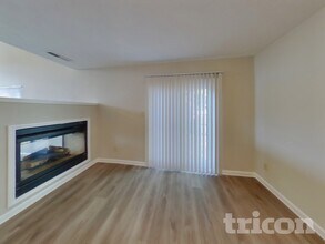 6674 Largo Ln in Plainfield, IN - Foto de edificio - Building Photo