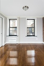 1373 1st Ave in New York, NY - Building Photo - Building Photo