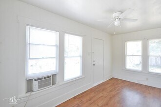 1329 S 11th St, Unit B in Abilene, TX - Foto de edificio - Building Photo