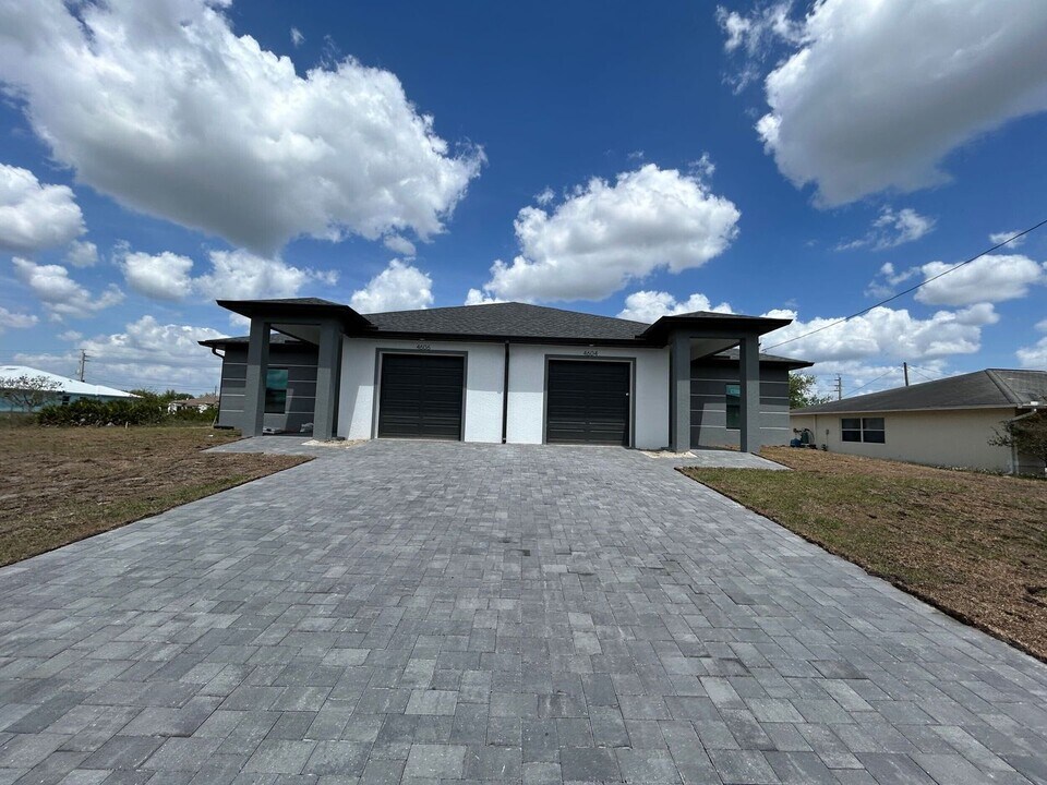 4604 24th St SW in Lehigh Acres, FL - Building Photo