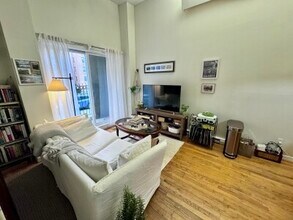 21 Symphony Rd, Unit 9 in Boston, MA - Building Photo - Building Photo