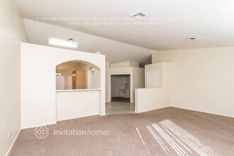 923 Shadowfax Rd in Henderson, NV - Foto de edificio - Building Photo