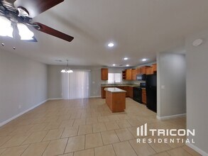 7302 W Heatherbrae Dr in Phoenix, AZ - Building Photo - Building Photo