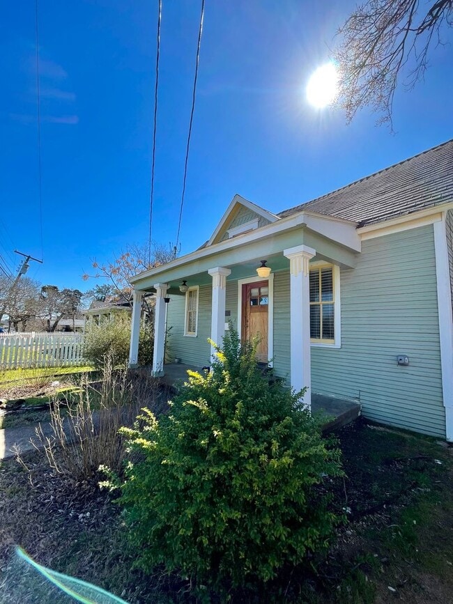 1318 Stafford St in Dallas, TX - Building Photo - Building Photo