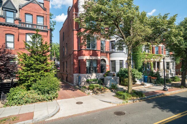 1747 18th St NW in Washington, DC - Building Photo - Building Photo