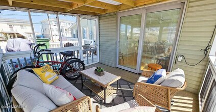 1022 S Green St in Tuckerton, NJ - Building Photo - Building Photo