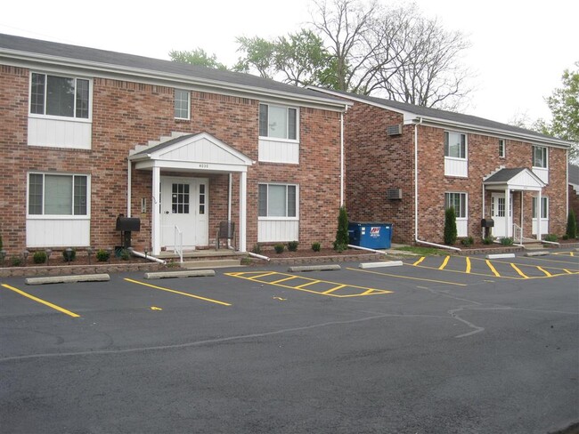 4030 Elmhurst Rd, Unit 2 in Toledo, OH - Building Photo - Building Photo