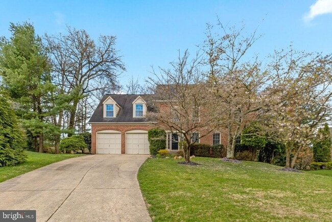property at 918 White Pine Pl