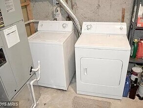 2182 Whisperwood Glen Ln in Reston, VA - Building Photo - Building Photo