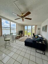 301 Croton Ave in Lantana, FL - Building Photo - Building Photo