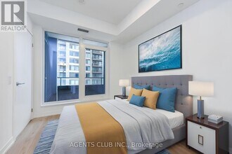 395 Square One Dr in Mississauga, ON - Building Photo - Building Photo