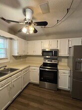 502 W Hilltop Ct in Jacksonville, NC - Foto de edificio - Building Photo