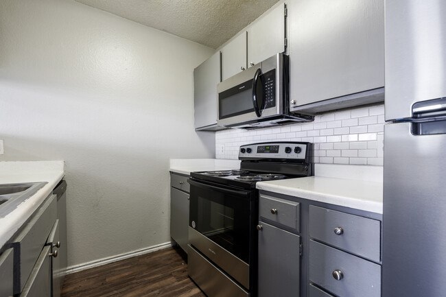 Wildwood Apartments in Austin, TX - Building Photo - Interior Photo