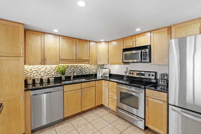 110 1st Ave NE, Unit F1202 in Minneapolis, MN - Building Photo - Building Photo