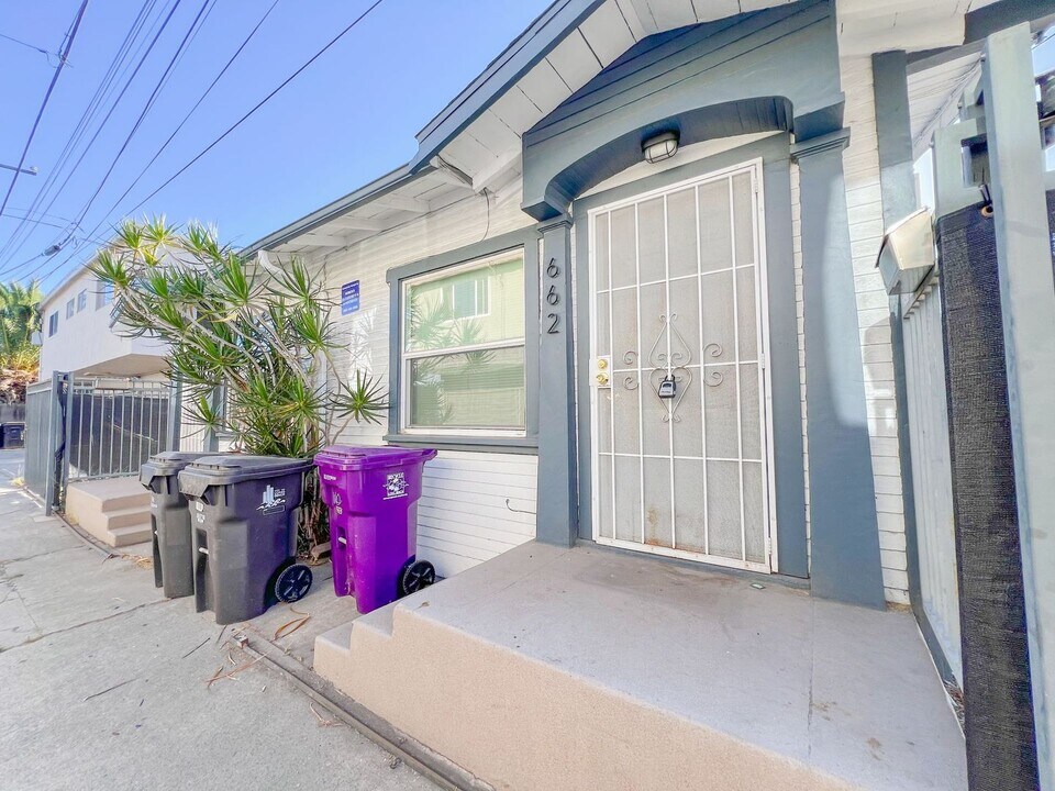 662-662 Junipero Ave in Long Beach, CA - Building Photo