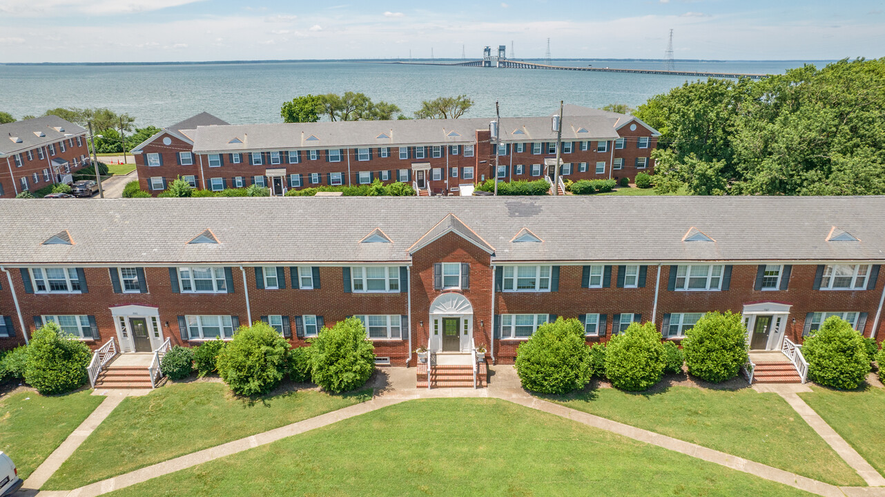 Huntington on the James in Newport News, VA - Building Photo