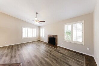 8842 W Grovers Ave in Peoria, AZ - Building Photo - Building Photo