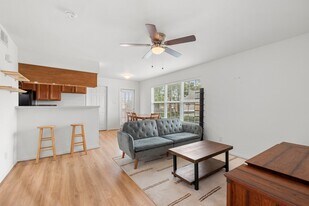 2750 Holly Hall St in Houston, TX - Building Photo
