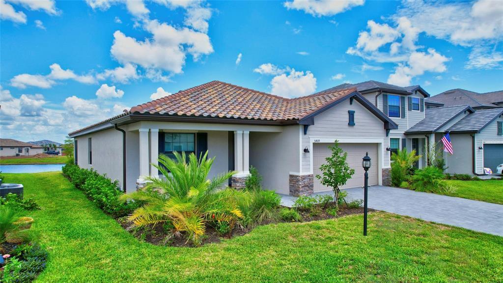 5409 Coral Reef Wy in Bradenton, FL - Building Photo