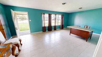 4021 Nelson Rd in Lake Charles, LA - Building Photo - Building Photo