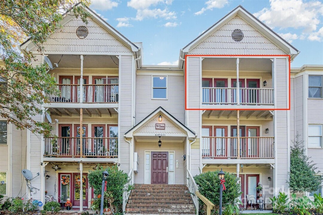 6165 Meadow Rose Ln in Charlotte, NC - Building Photo