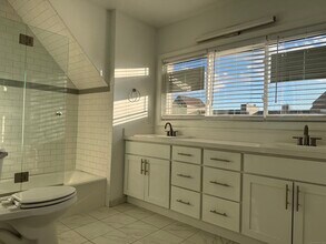 81 Montoya Dr in Branford, CT - Building Photo - Building Photo