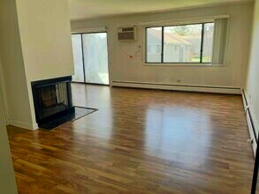 3200 Bayside Dr in Palatine, IL - Building Photo - Building Photo