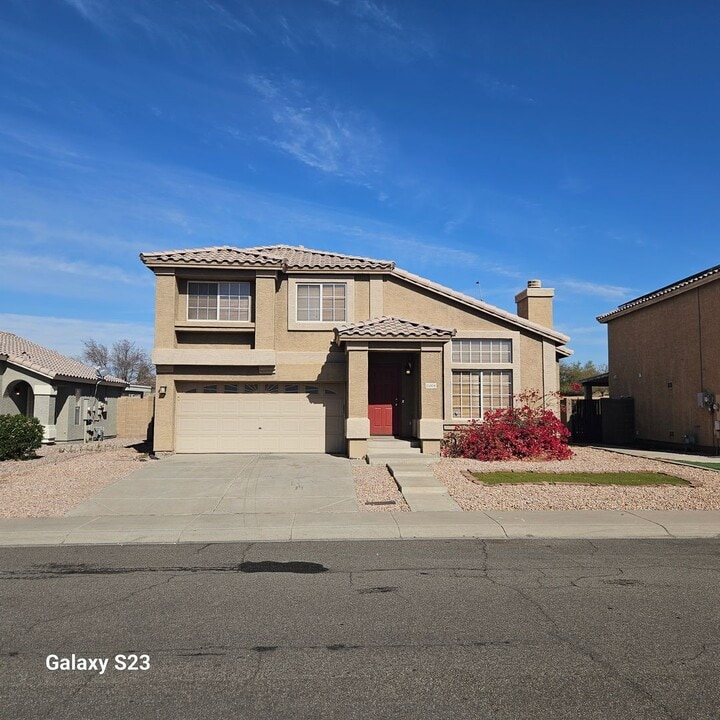 11008 W Lane Ave in Glendale, AZ - Building Photo