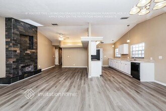 327 80th Ave NE in St. Petersburg, FL - Foto de edificio - Building Photo